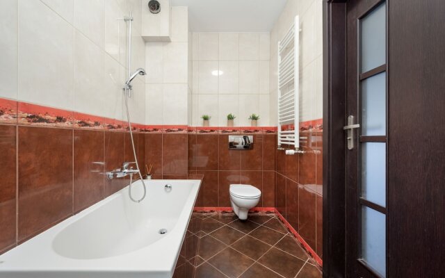 Apartment Białowieska by Renter