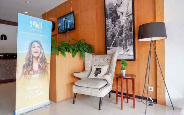 Ekon Hotel