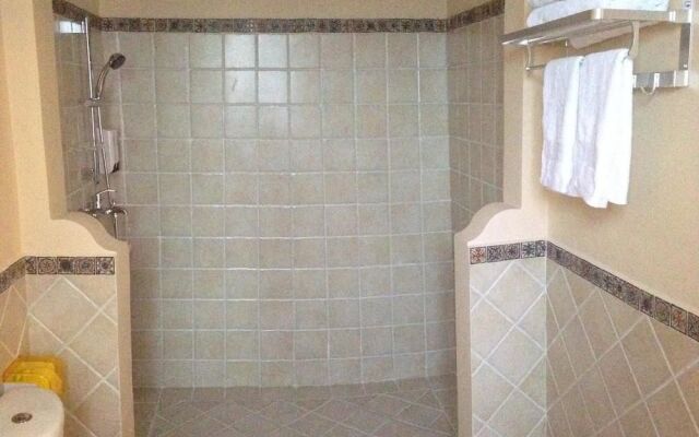 Shuanghai Holiday Hotel