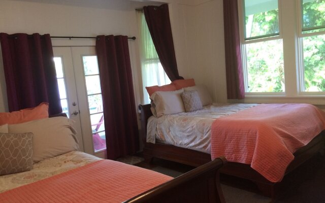 Hilo Bay Oceanfront B&B