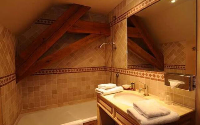 Hostellerie de la tour dauxois