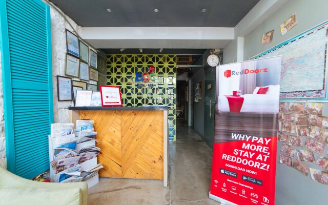 RedDoorz Plus @ Danlig Street Makati