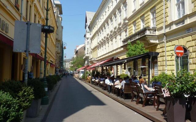 Downtown Boutique Suite