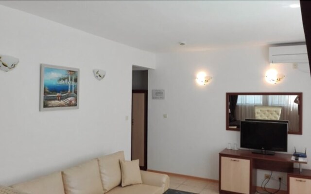Hotel Korab Renesa