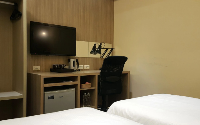 The Riverside Hotel International