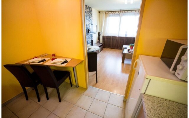 Arpad Bridge Apartments