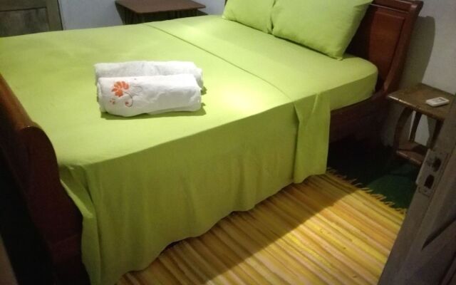 Bahama Breeze Beach Apartment B&B