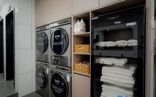 Alpha E-Sports Hotel — hotel in Huaihua