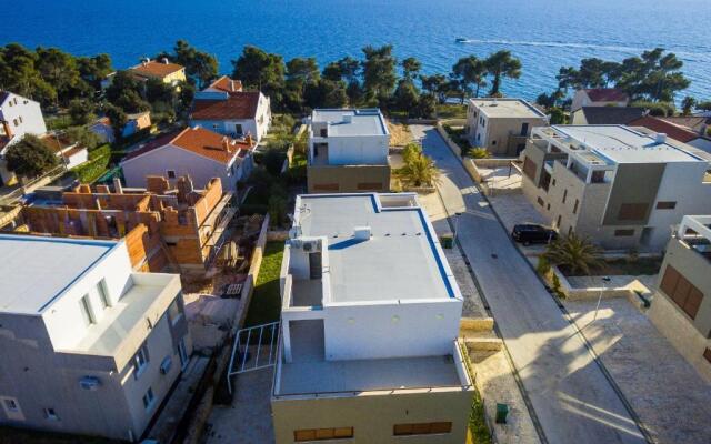 Aquamarine Deluxe Penthouse Apartment