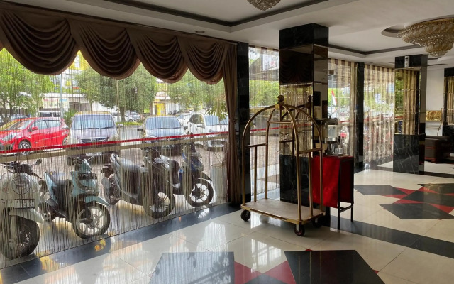 RedDoorz Premium near Grand Batam Mall