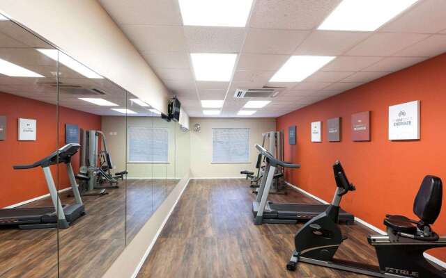 Comfort Suites University