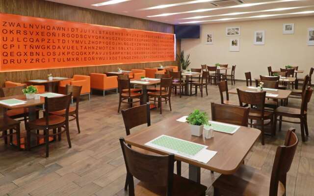 Wyndham Garden Guadalajara Acueducto