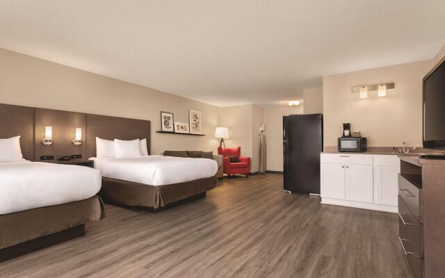 Country Inn & Suites by Radisson, Buffalo, MN