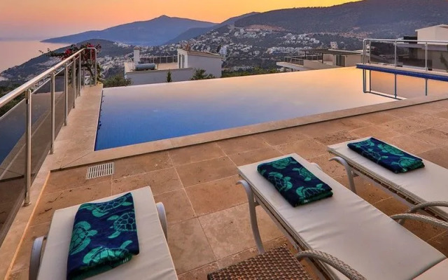 Villa Blue Harmony