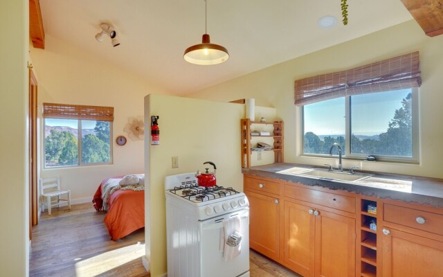 Kanab Studio Escape: Stargaze, Hike, Relax!