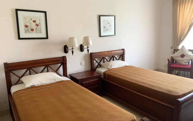 Nirwana Hotel Suites