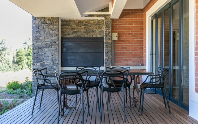 Bali and Eva Midlands