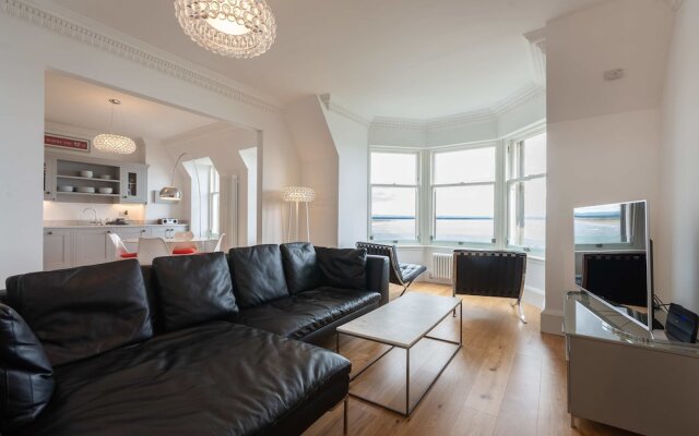Luxury Penthouse on The Scores