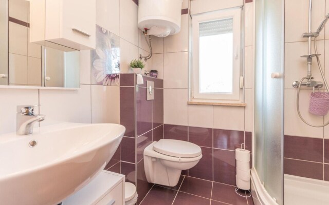 Amazing Apartment in Zdrelac With Wifi and 2 Bedrooms