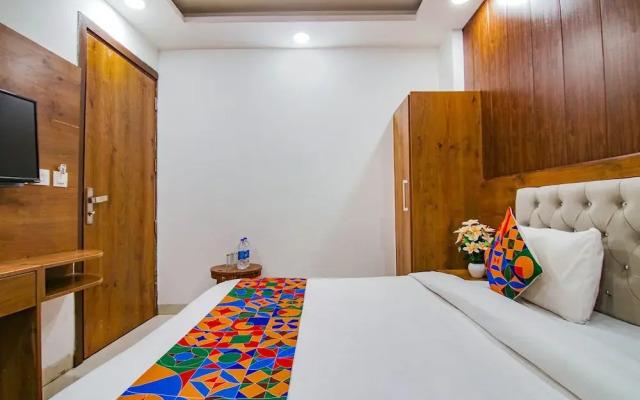 Fabhotel The Glory I
