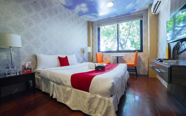 Bless Amare Boutique Hotel by RedDoorz