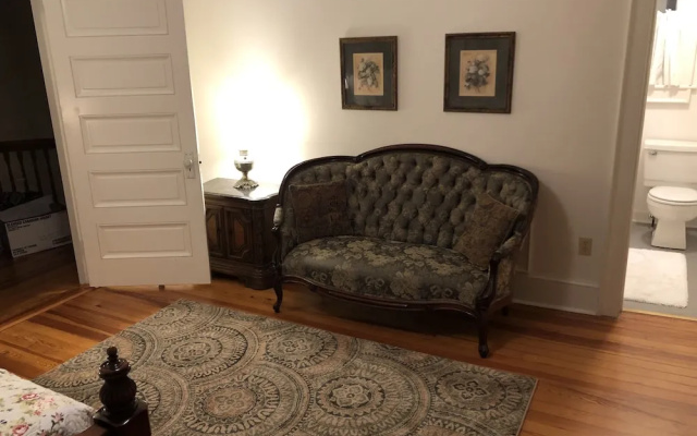 Love Lane Bed & Breakfast