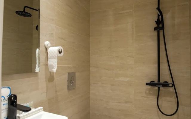 Luxurious Two Bedroom Apartment Al malqa