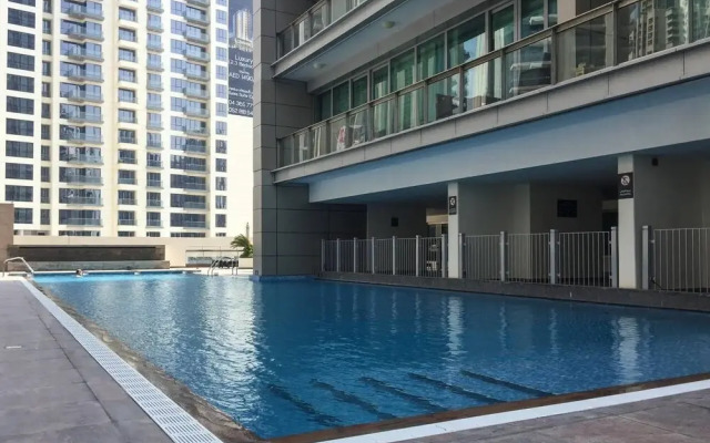 Spacious Studio in new 8 Boulevard Walk!
