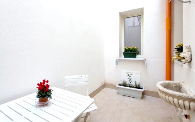 Apartment With one Bedroom in Palermo, With Balcony and Wifi - 10 km F