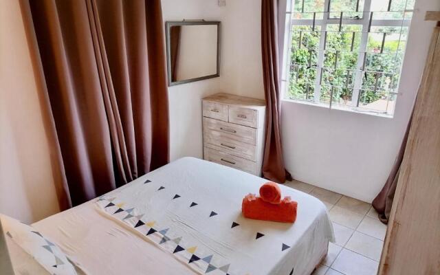 Beachfront 2 Bedroom-house - Tilacaze