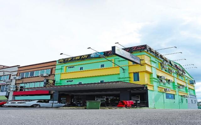 OYO 90478 Marina World