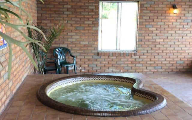 Hi Way Eight Motor Inn