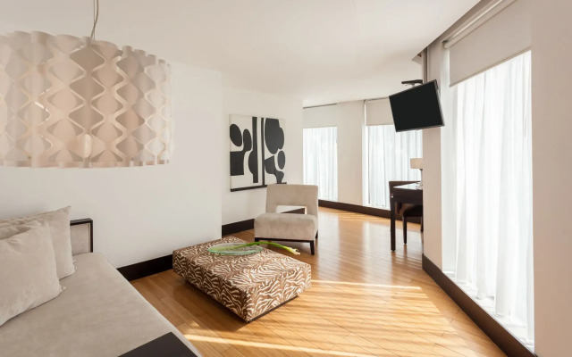 Le Parc Hotel, Beyond Stars