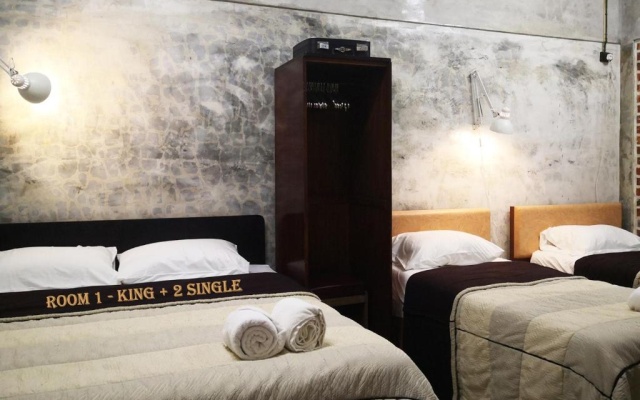 IPOH CEMPAKA VILLA (12pax) vintage.classic经典复古.精品民宿 – Guest Rooms – Ipoh