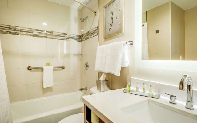 DoubleTree by Hilton Huntington