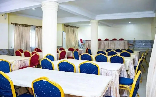 Dalice Hotel and Suites