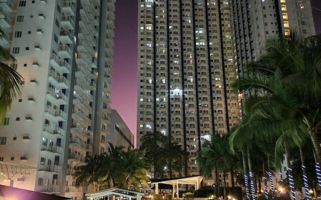 Elegant Studio @ Grass Residences 1-5 persons only, Quezon City