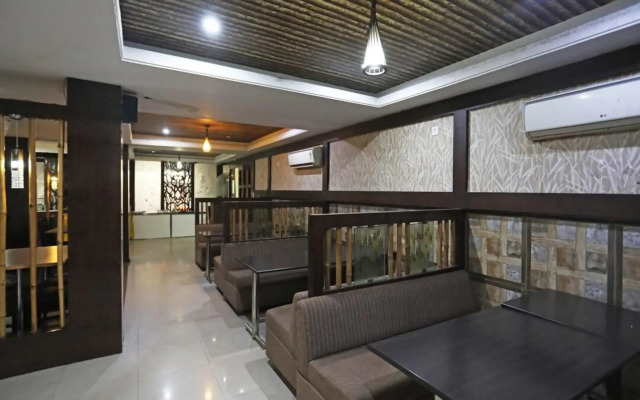 Capital O 2354 Hotel Utsav Inn