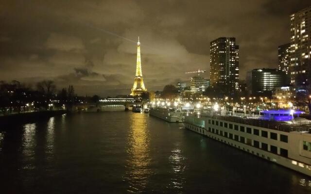 Hotel Eiffel Kennedy