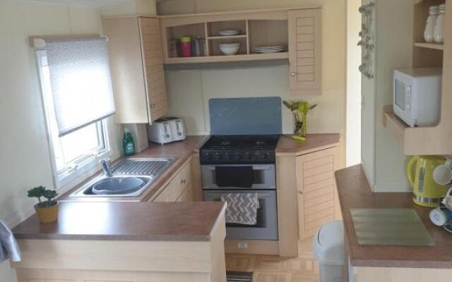 4 BERTH CARAVAN SILVER BEACH INGOLDMELLS number 90