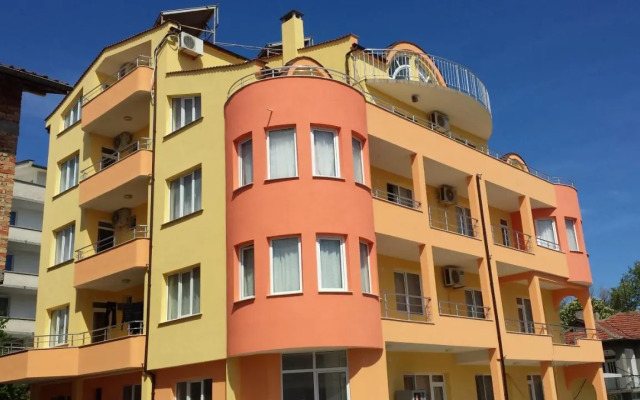 Zlatevi Guest House
