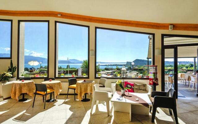 Apartment in Manerba with barbecue