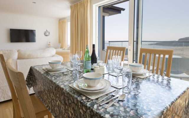 25 Burgh Island Causeway