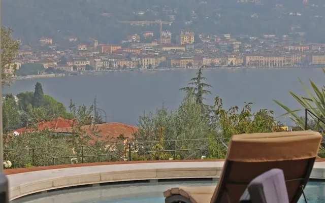 Versine Luxury Apartment