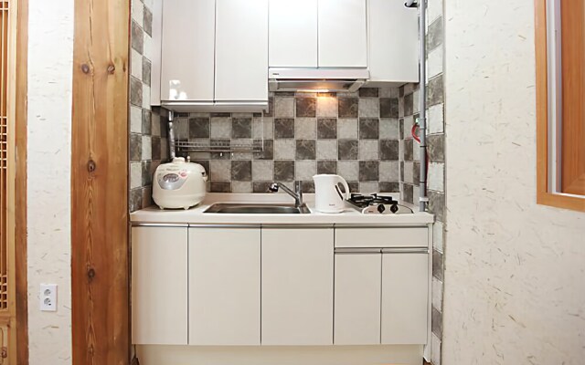 Hongcheon Giwajip View Pension