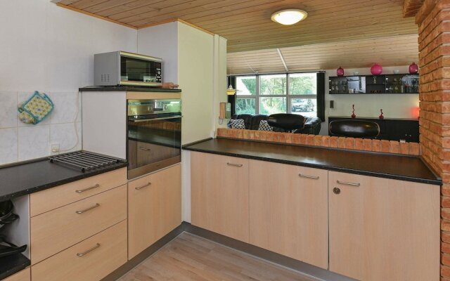 Sprawling Holiday Home With Sauna at Norre Nebel