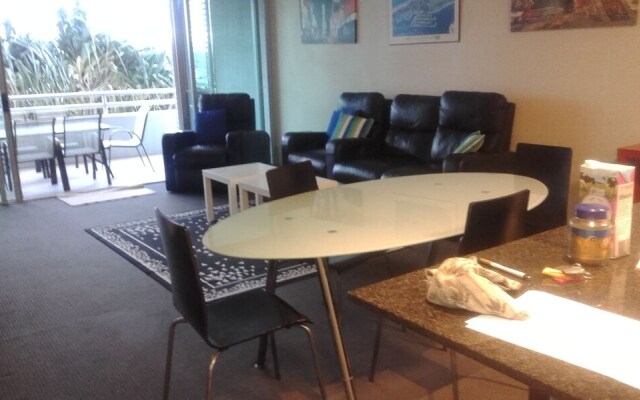 Grand Hotel Apartments Gold Coast by owner