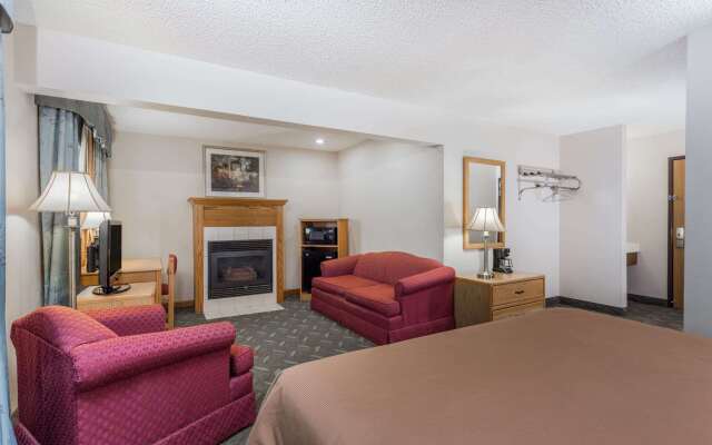 Super 8 by Wyndham Monroe WI