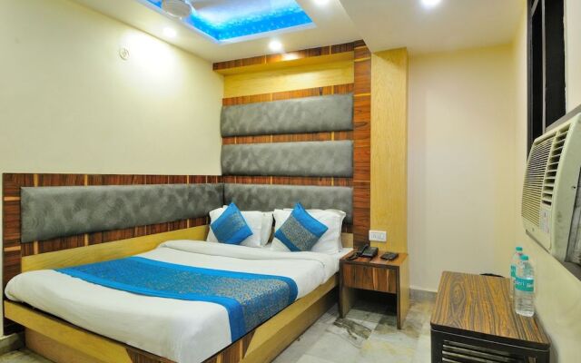 Hotel lahorimal Deluxe Paharganj