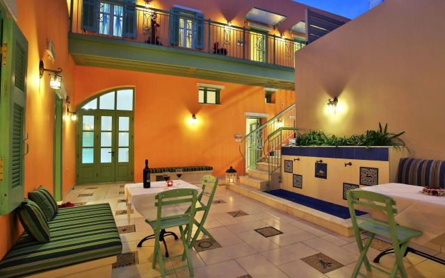 Efchi Suites 1904